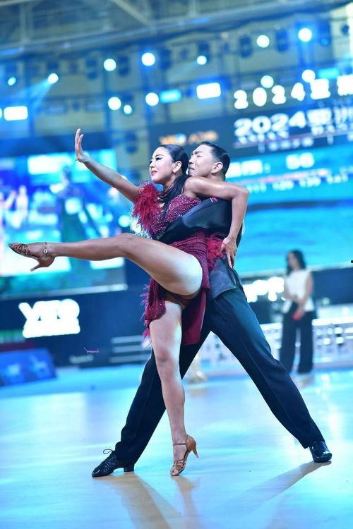 刘莎莎成人舞蹈视频,优雅舞步,释放魅力