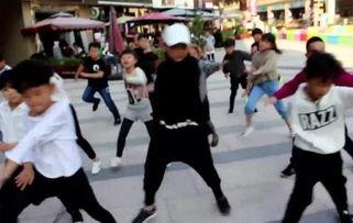 外国小孩成人舞蹈视频,青春活力绽放舞台