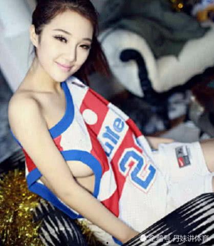 篮球宝贝成人女装视频,动感魅力一展无遗